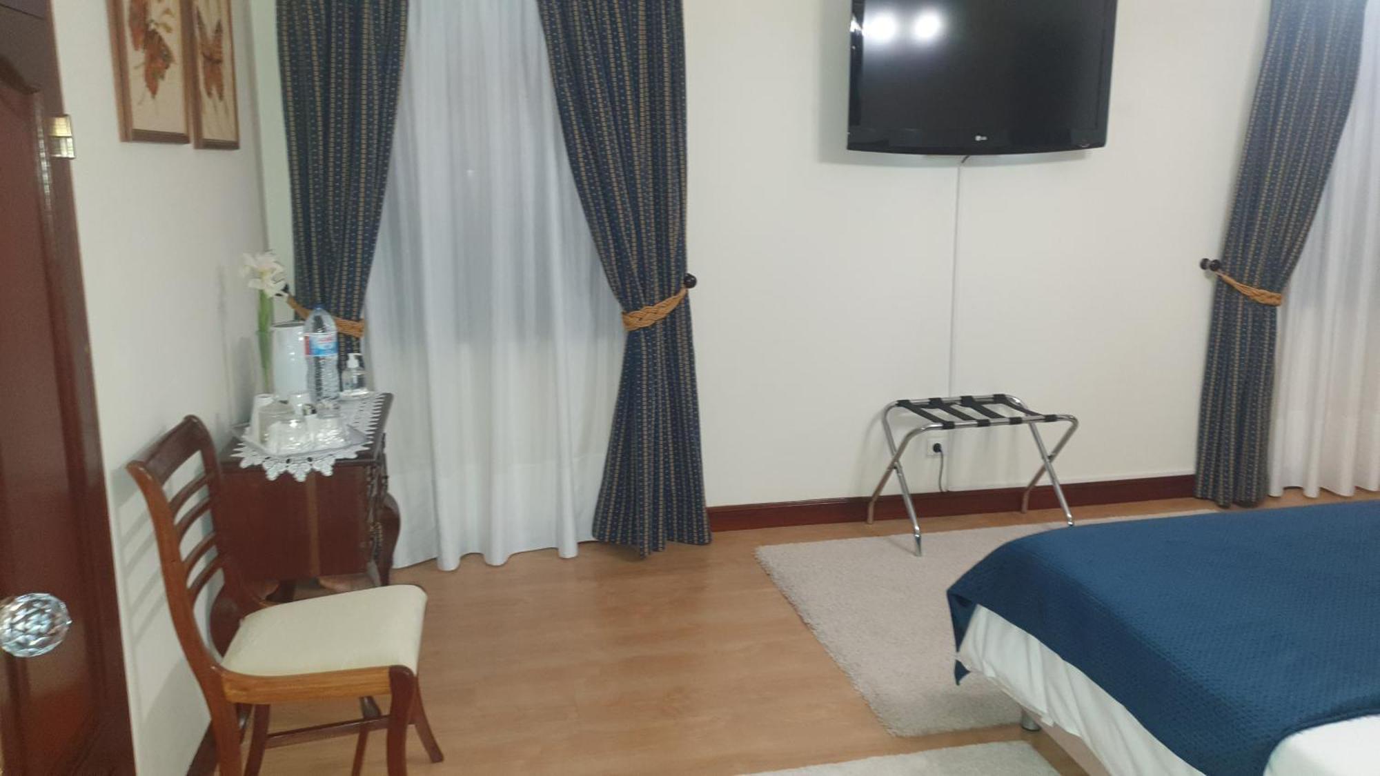 Bed and Breakfast Casa Marques Angra do Heroísmo Habitación foto